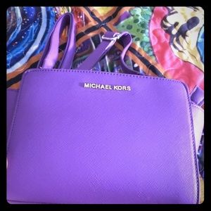 Michael kors never used purse